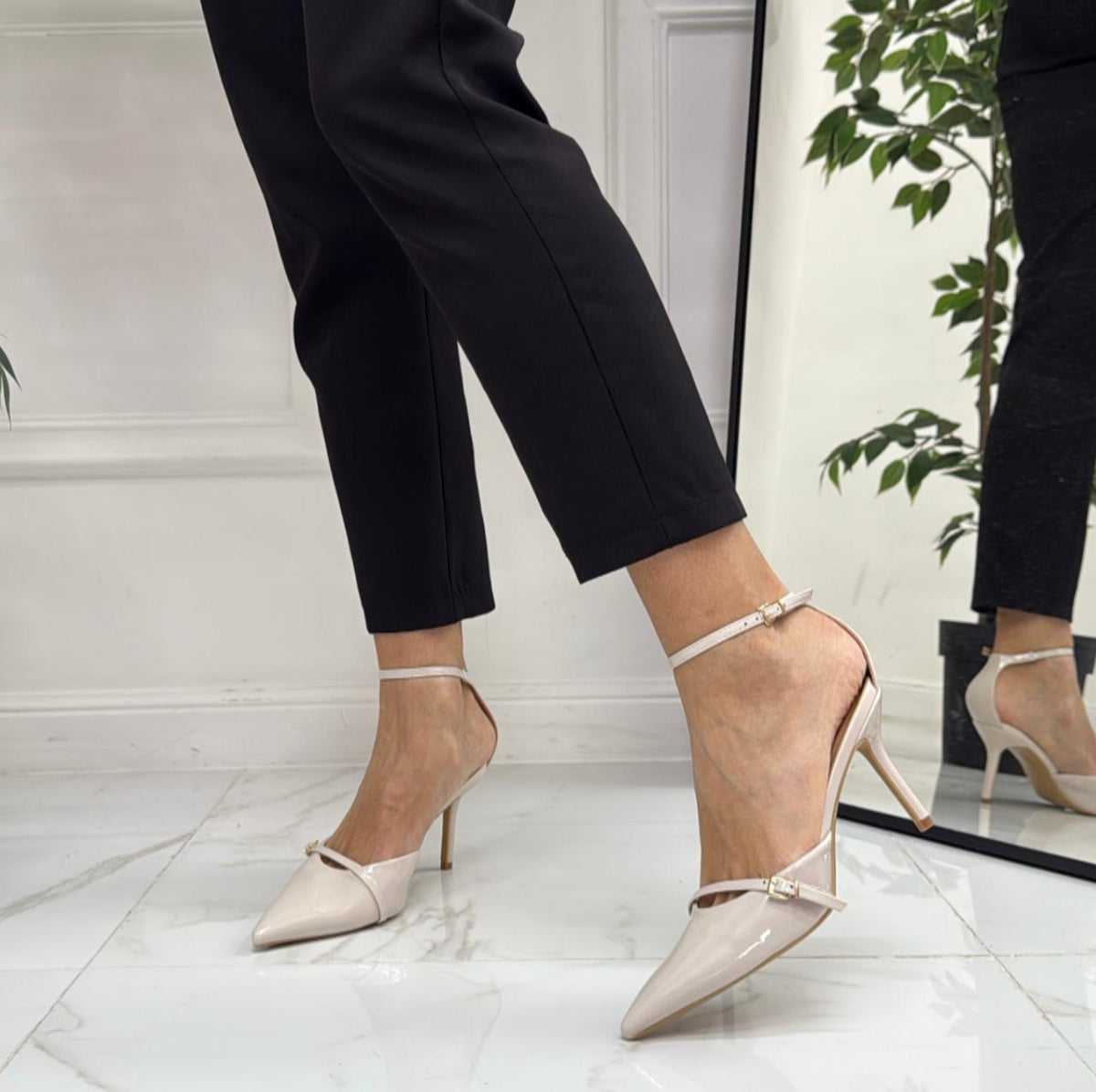 Penelope Décolleté Donna Cinturino Tacco Spillo Basso Elegante Beige