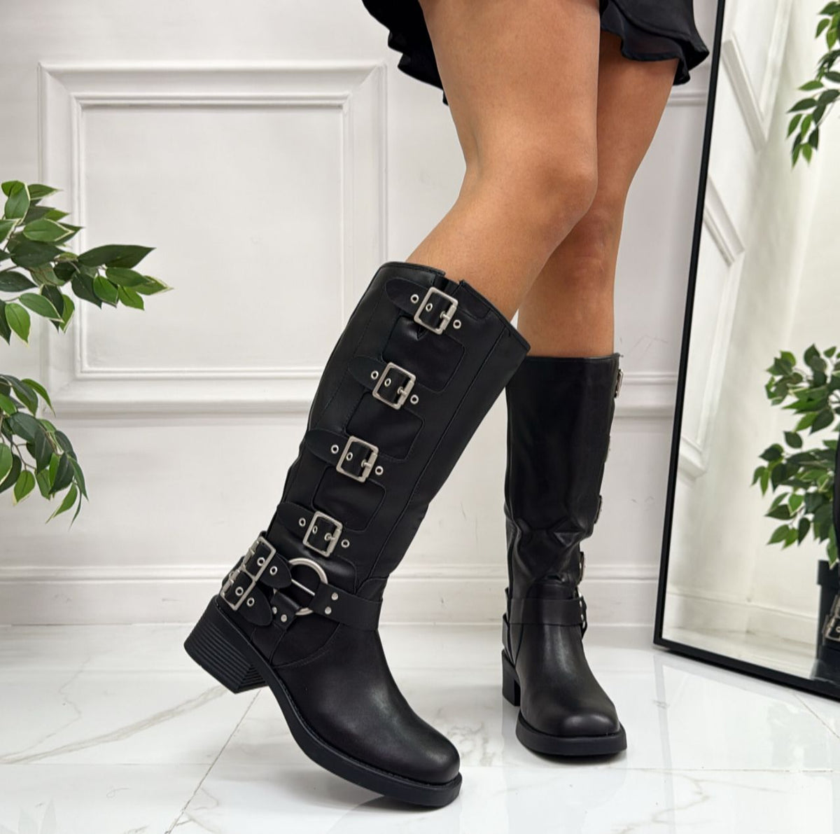 Stivaletti Scarpe Con Fibbie Laterali ASOS DESIGN Canada Stivali Bassi  Marroni Con Fibbie E Suola