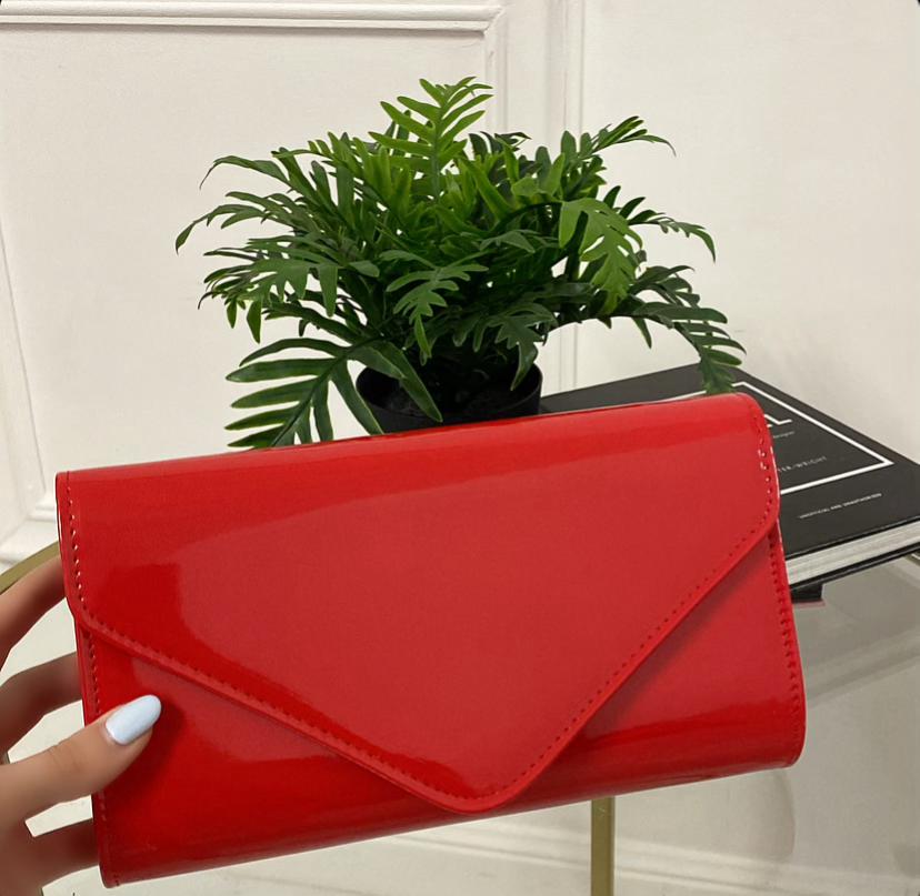 Pochette Da Donna In Ecopelle Scamosciata Con Borchie Diamante, Tracolla Catena, Varie Colori - A2ZUKfashion - Foto 3