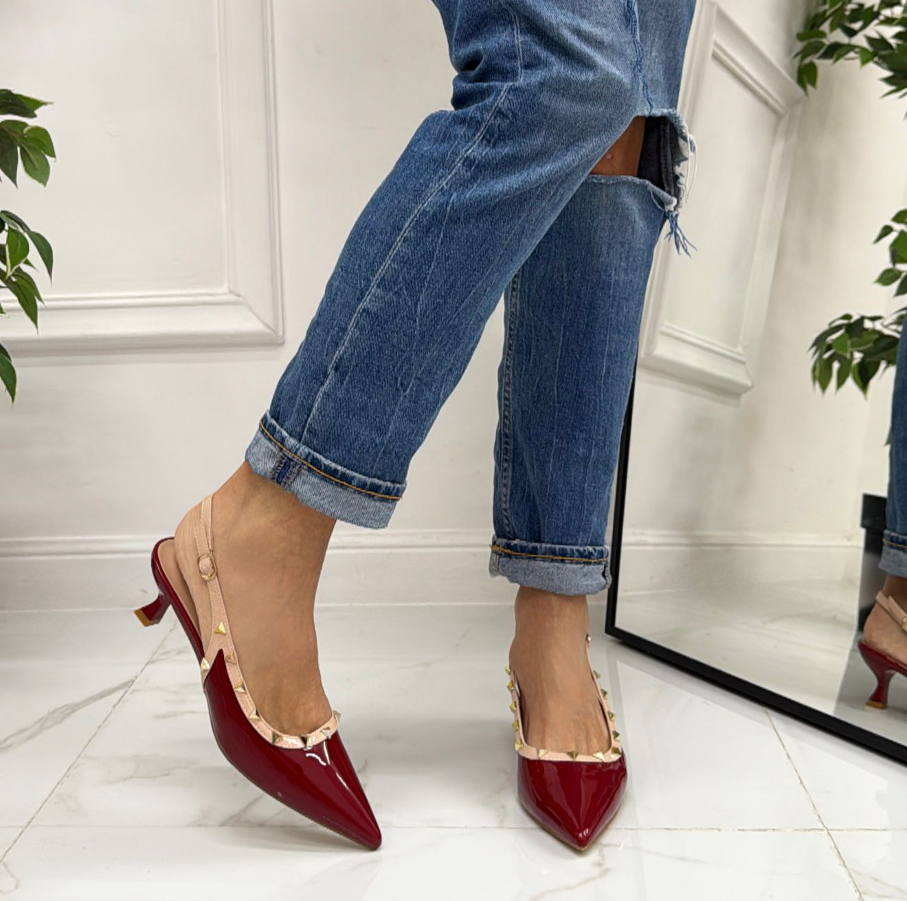 Halyna - Décolleté Donna Cinturino Tacco Spillo Basso Borchie Elegante Vernice Bordeaux