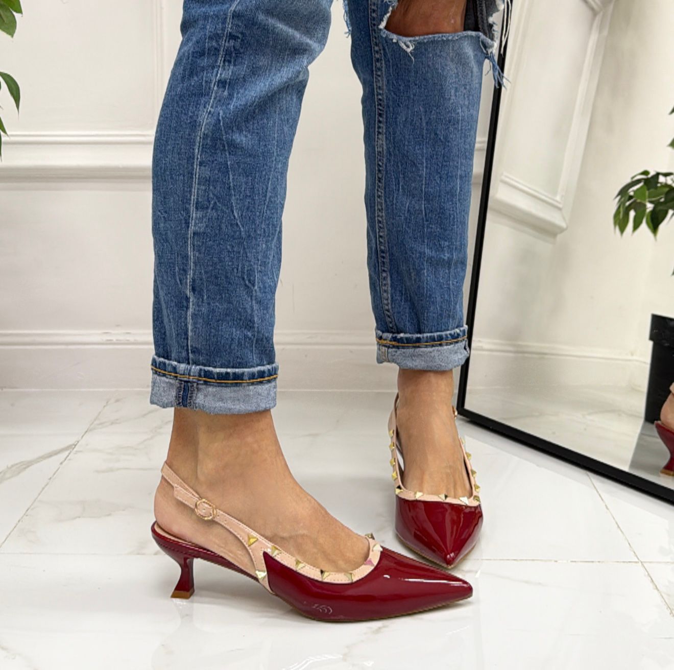Halyna - Décolleté Donna Cinturino Tacco Spillo Basso Borchie Elegante Vernice Bordeaux