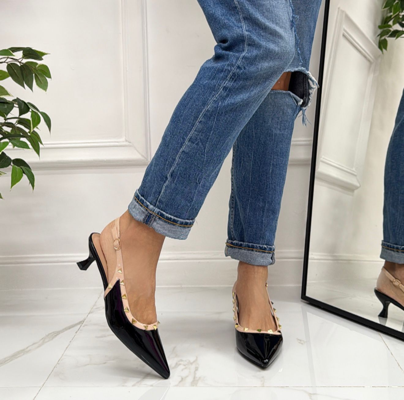 Halyna - Décolleté Donna Cinturino Tacco Spillo Basso Borchie Elegante Vernice Nero