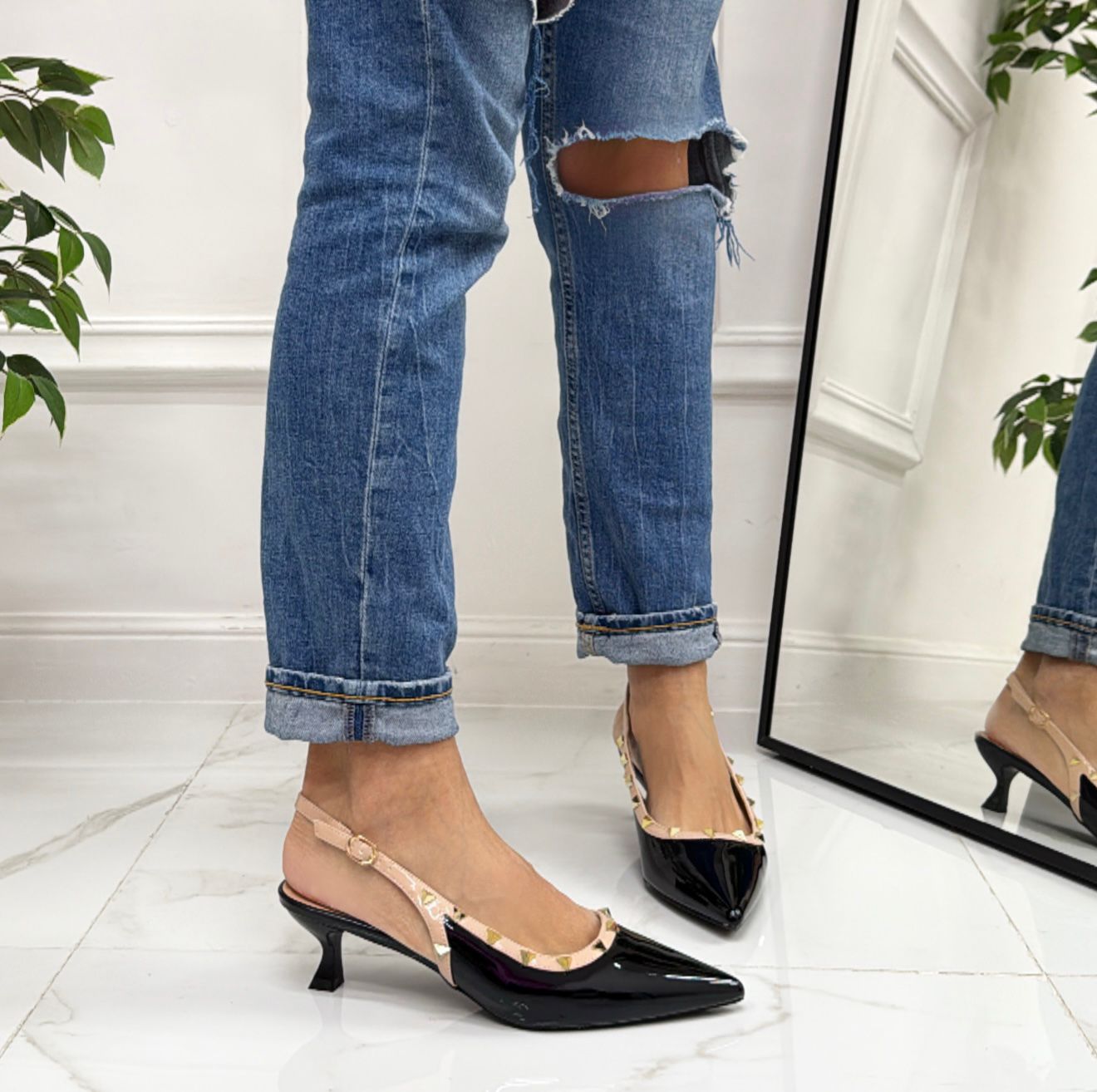 Halyna - Décolleté Donna Cinturino Tacco Spillo Basso Borchie Elegante Vernice Nero