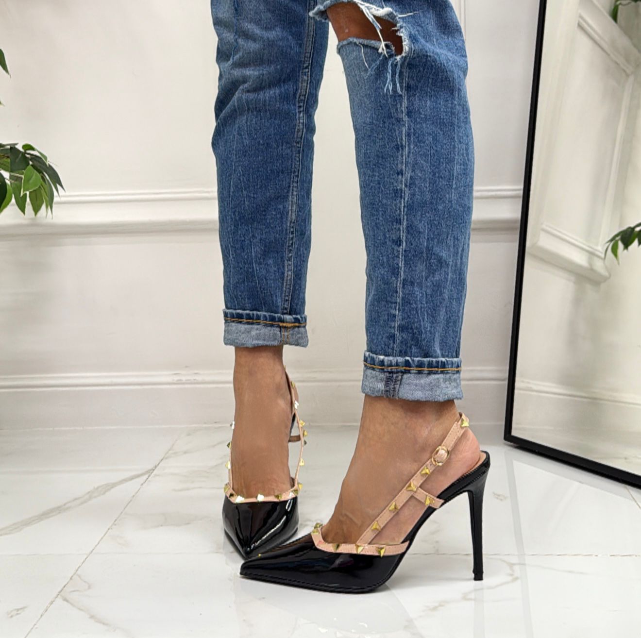 Majda - Décolleté Donna Cinturino Tacco Spillo Basso Borchie Elegante Vernice Nero