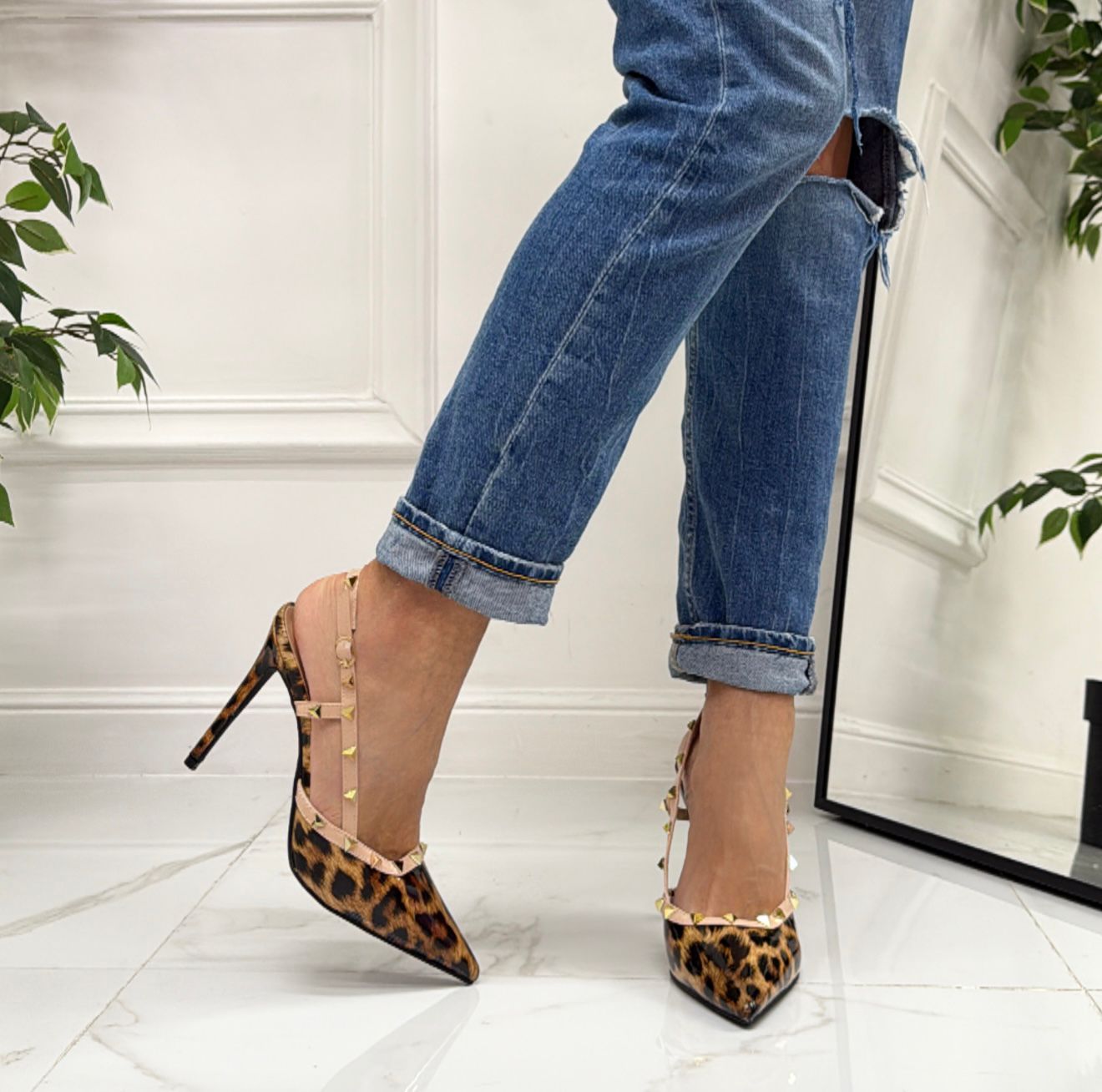 Majda  - Décolleté Donna Cinturino Tacco Spillo Basso Borchie Elegante Vernice Leopardato