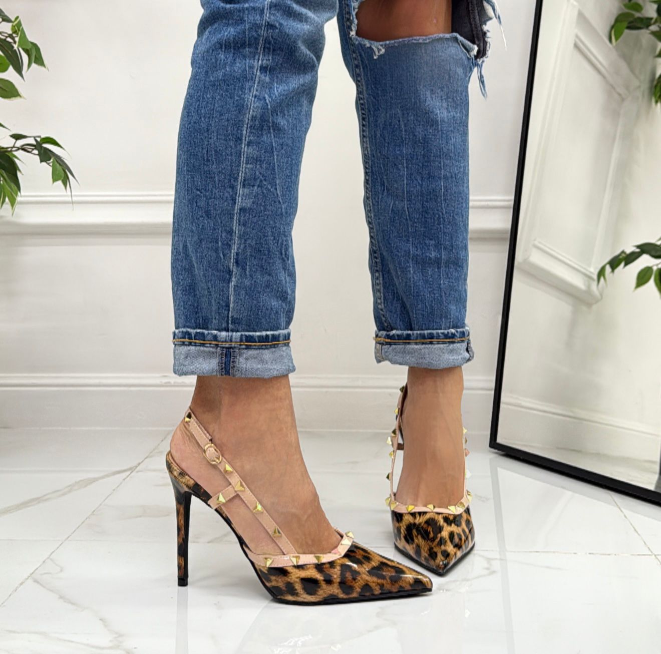 Majda  - Décolleté Donna Cinturino Tacco Spillo Basso Borchie Elegante Vernice Leopardato