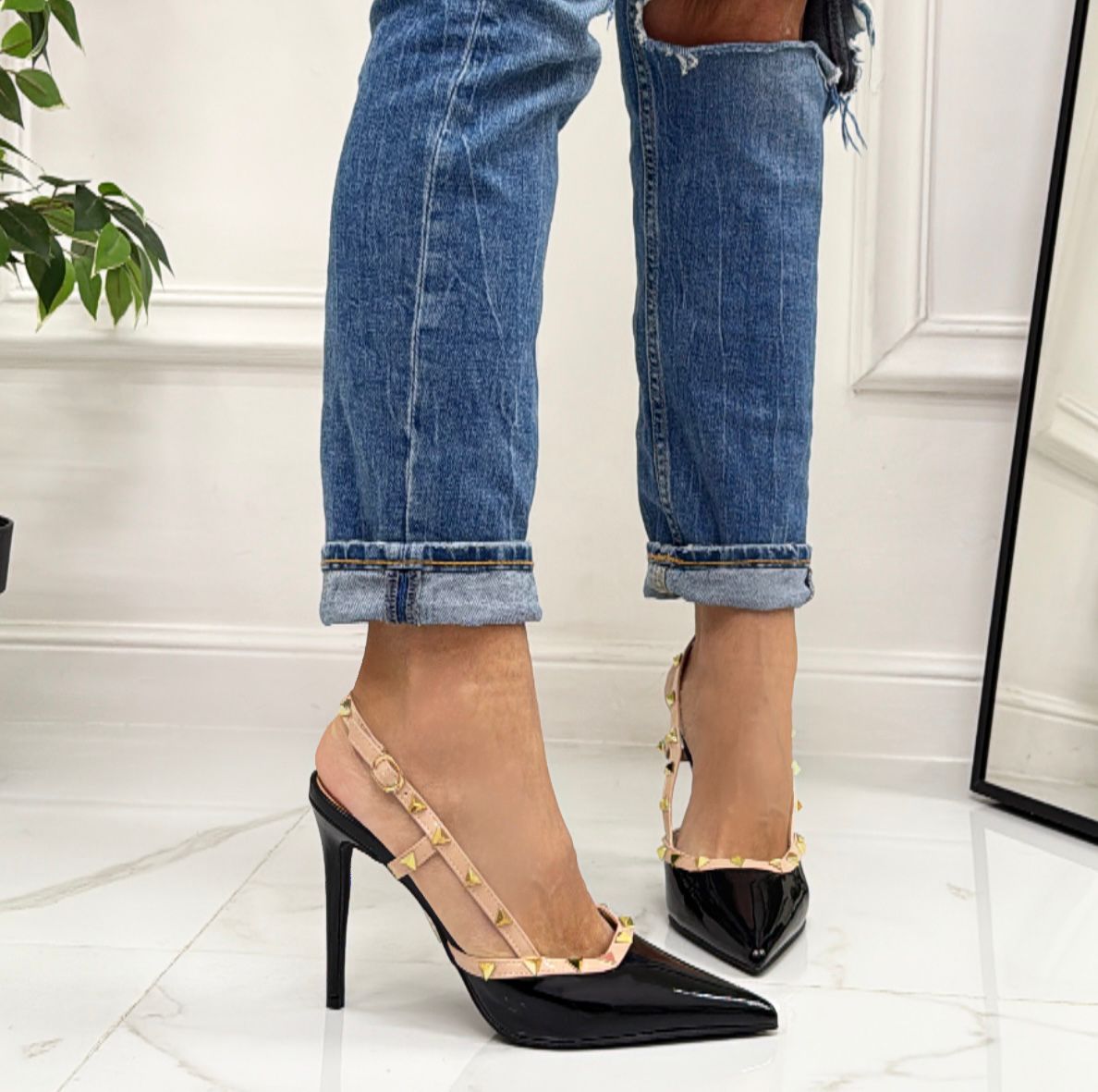 Majda - Décolleté Donna Cinturino Tacco Spillo Basso Borchie Elegante Vernice Nero