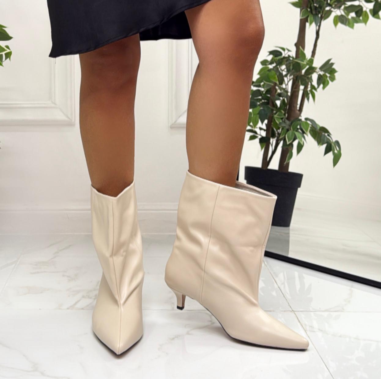 Yara - Stivale Donna Basso Tacco Punta Casual Elegante Beige