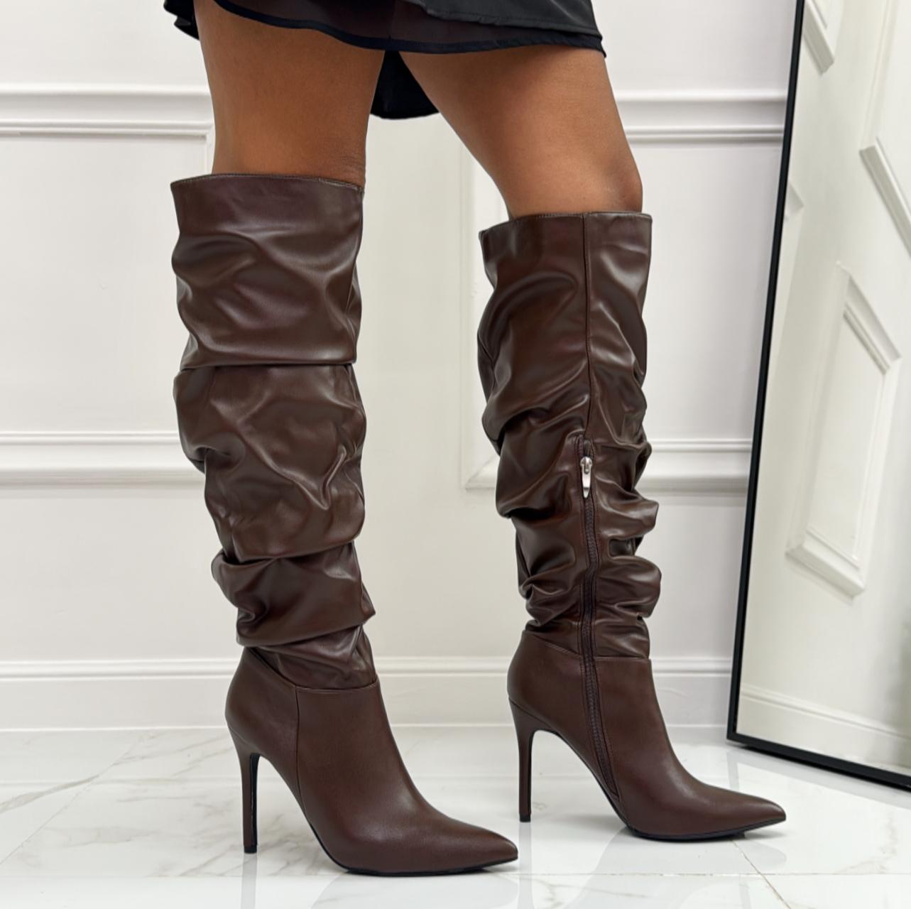 Nora - Stivale Donna Alto Punta Cerniera Tacco Spillo Elegante Marrone