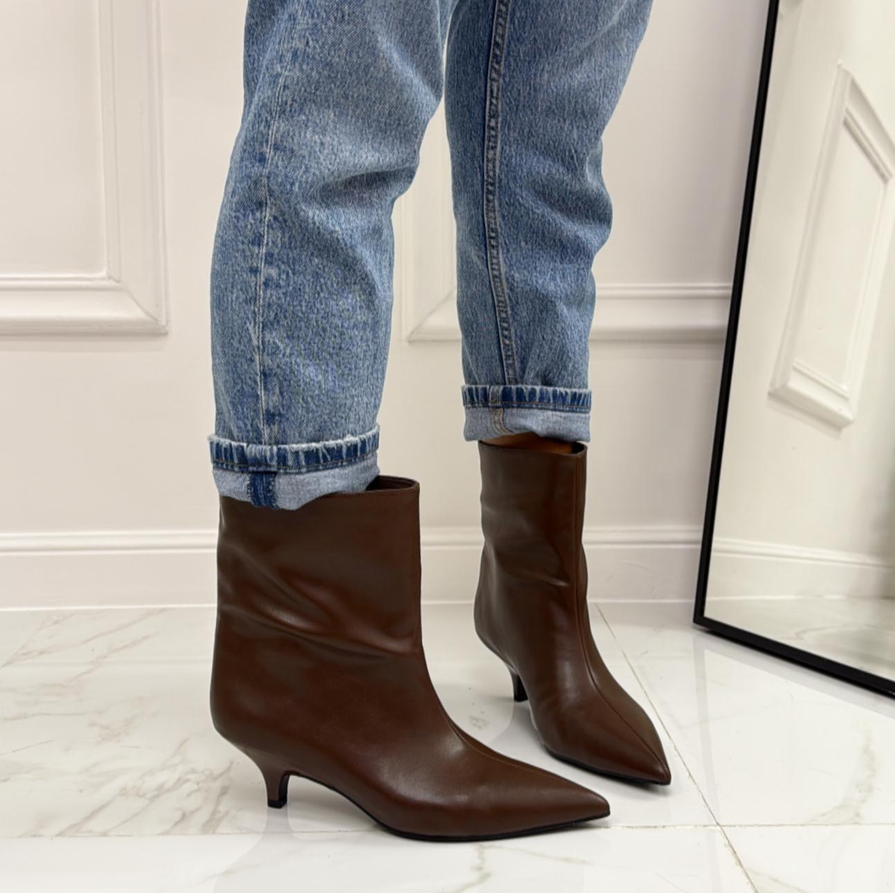 Joia - Stivale Donna Basso Tacco Punta Casual Elegante Marrone
