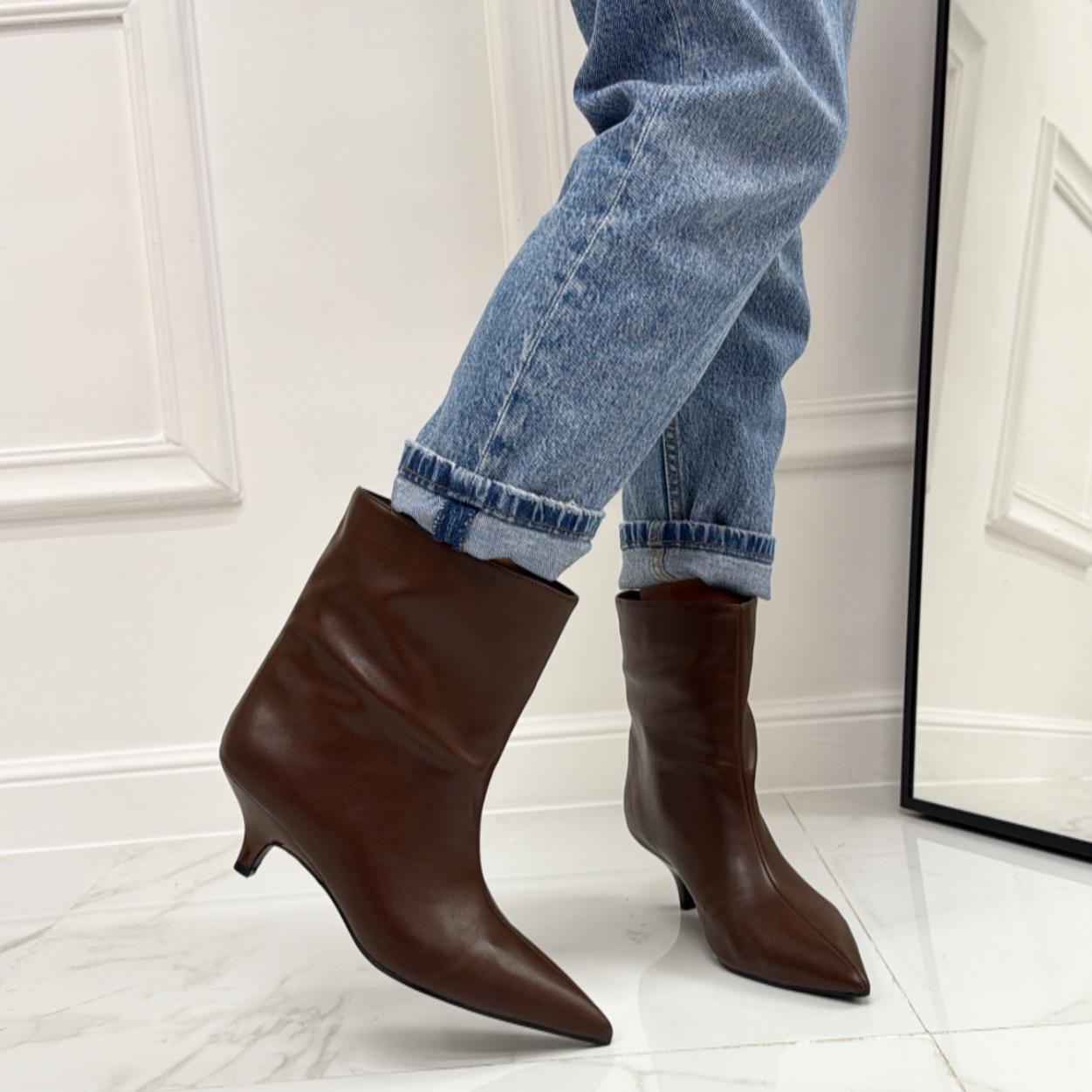 Joia - Stivale Donna Basso Tacco Punta Casual Elegante Marrone