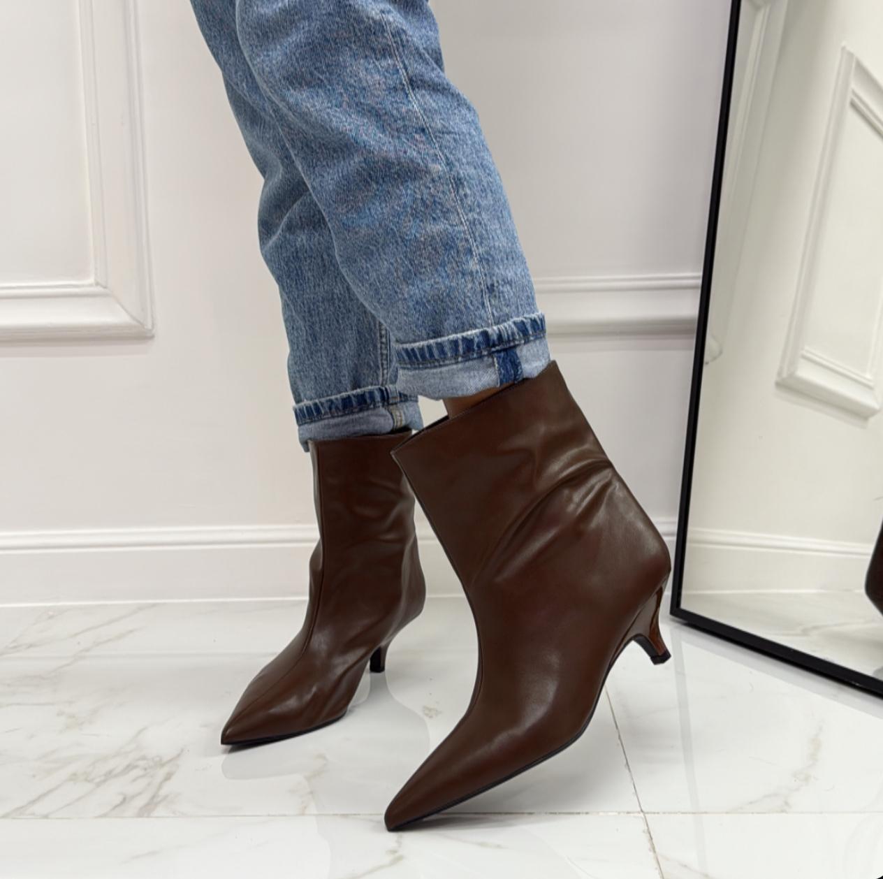 Joia - Stivale Donna Basso Tacco Punta Casual Elegante Marrone