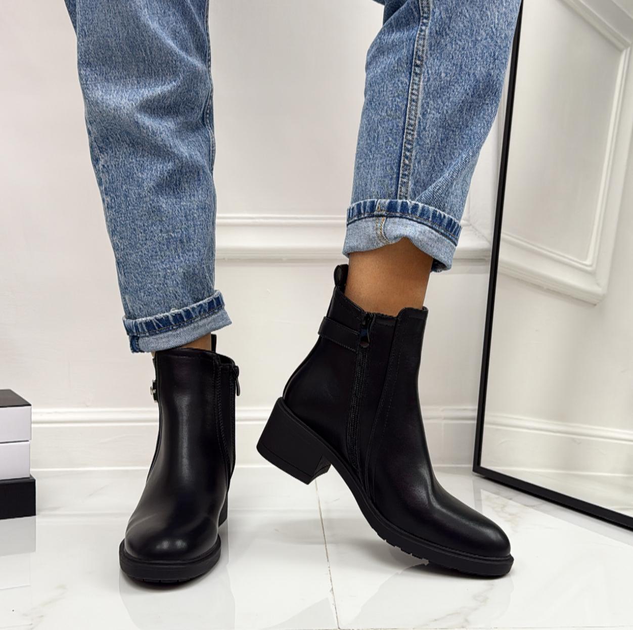 Bruna - Stivaletto Anfibio Donna Scarpa Basso Casual Comodo Fibbia Nero