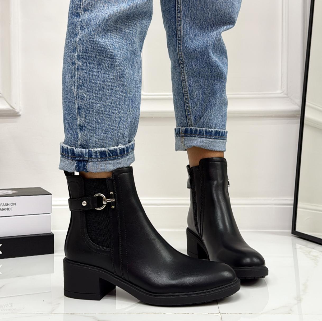 Bruna - Stivaletto Anfibio Donna Scarpa Basso Casual Comodo Fibbia Nero