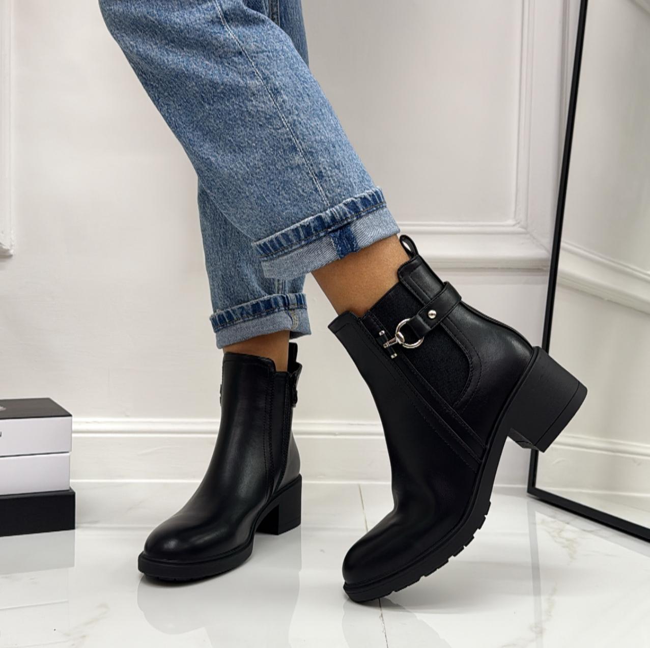 Bruna - Stivaletto Anfibio Donna Scarpa Basso Casual Comodo Fibbia Nero