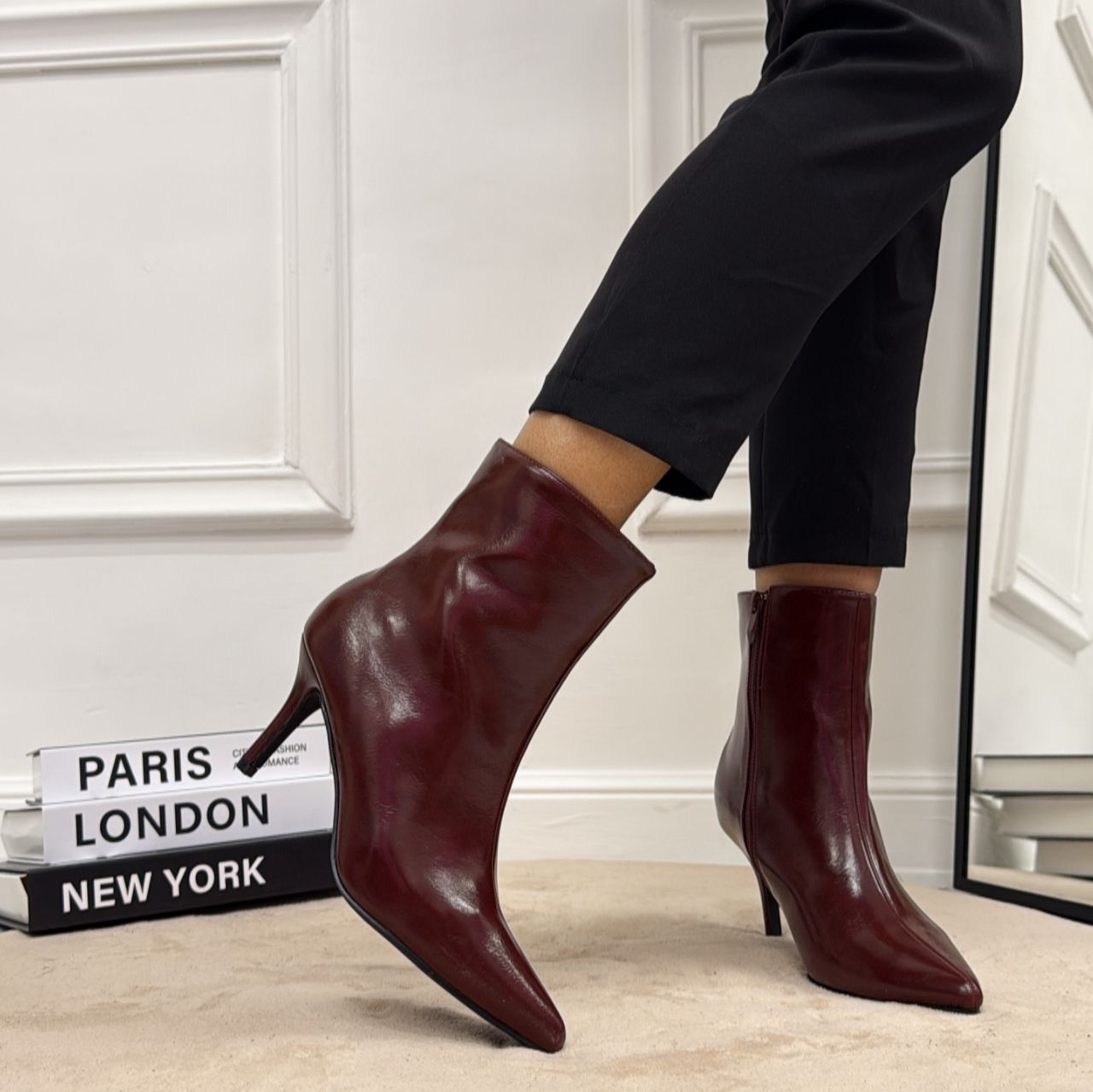 Clare - Stivaletti Donna Tacco Basso Punta Bordeaux