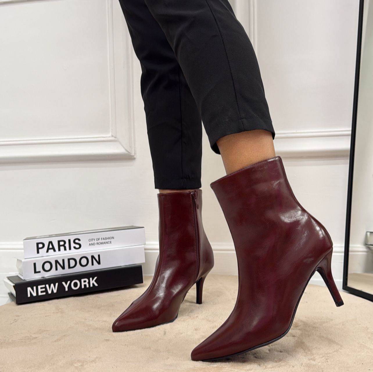 Clare - Stivaletti Donna Tacco Basso Punta Bordeaux