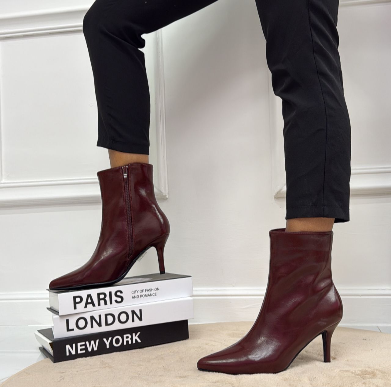 Clare - Stivaletti Donna Tacco Basso Punta Bordeaux