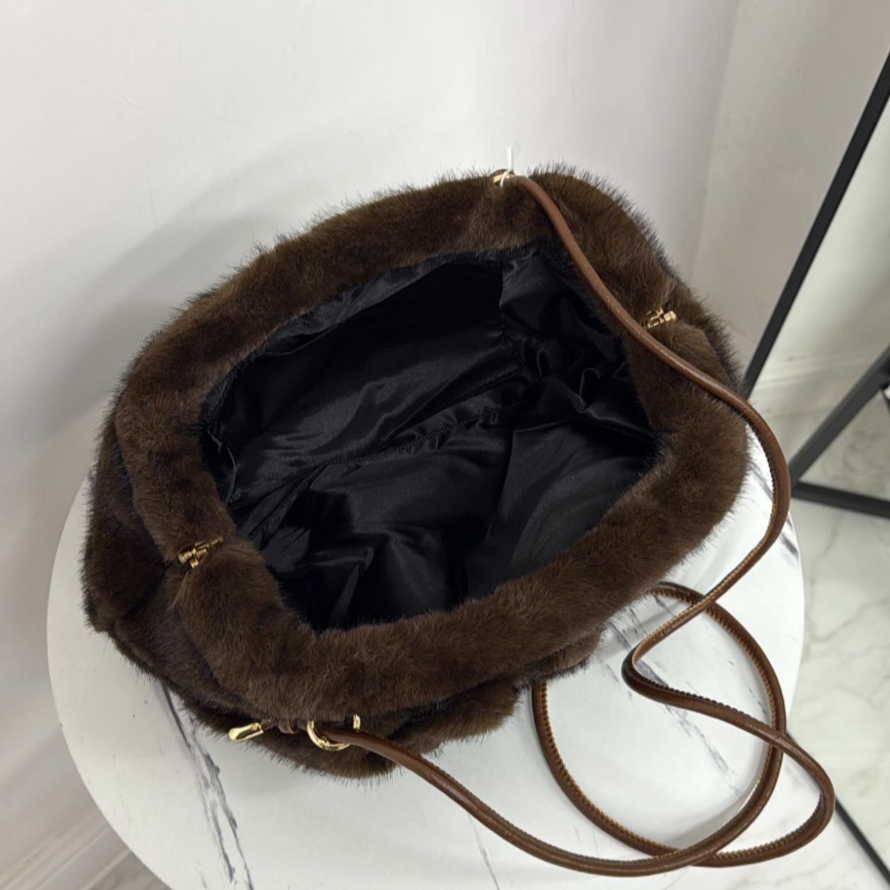 Miami -  Borsa Clutch in Eco - Pelliccia