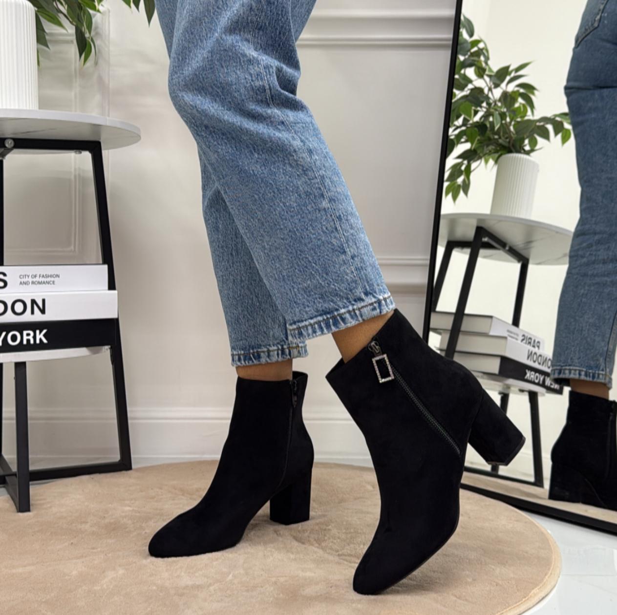 Corinne - Stivaletto Donna Scarpa Punta Casual Comodo Nero
