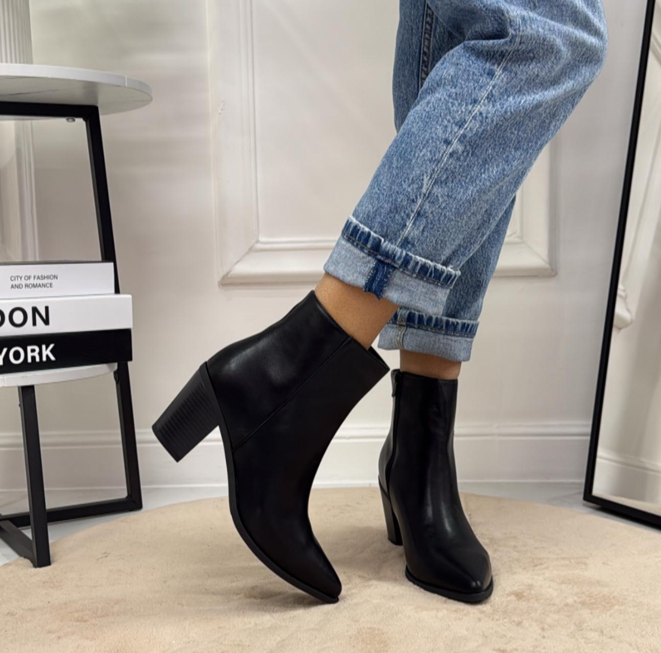 Lauren - Stivale Donna Texano Basso Tacco Punta Nero