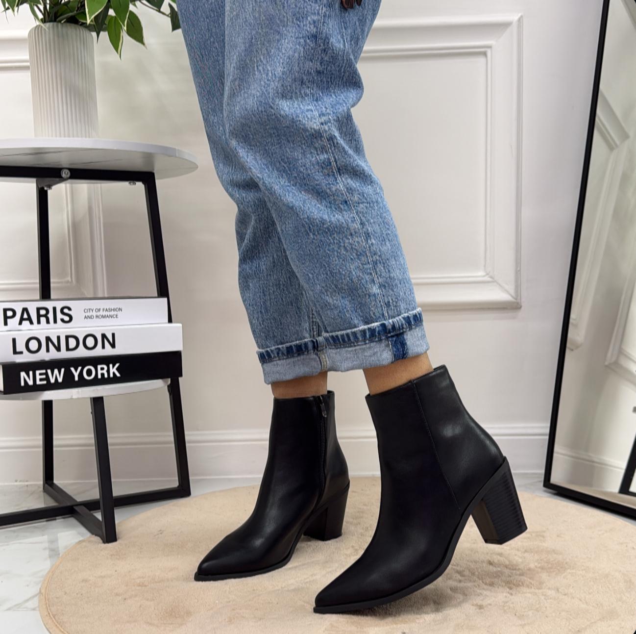 Lauren - Stivale Donna Texano Basso Tacco Punta Nero