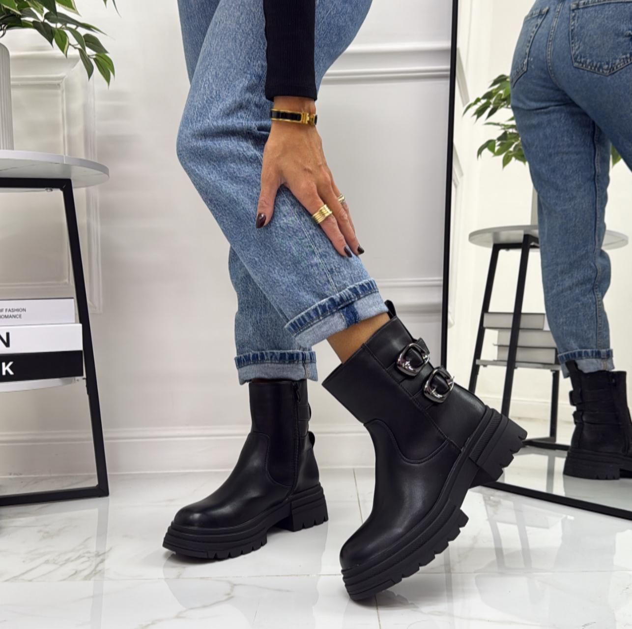 Priscilla - Stivaletto Anfibio Donna Scarpa Basso Casual Fibbia Nero