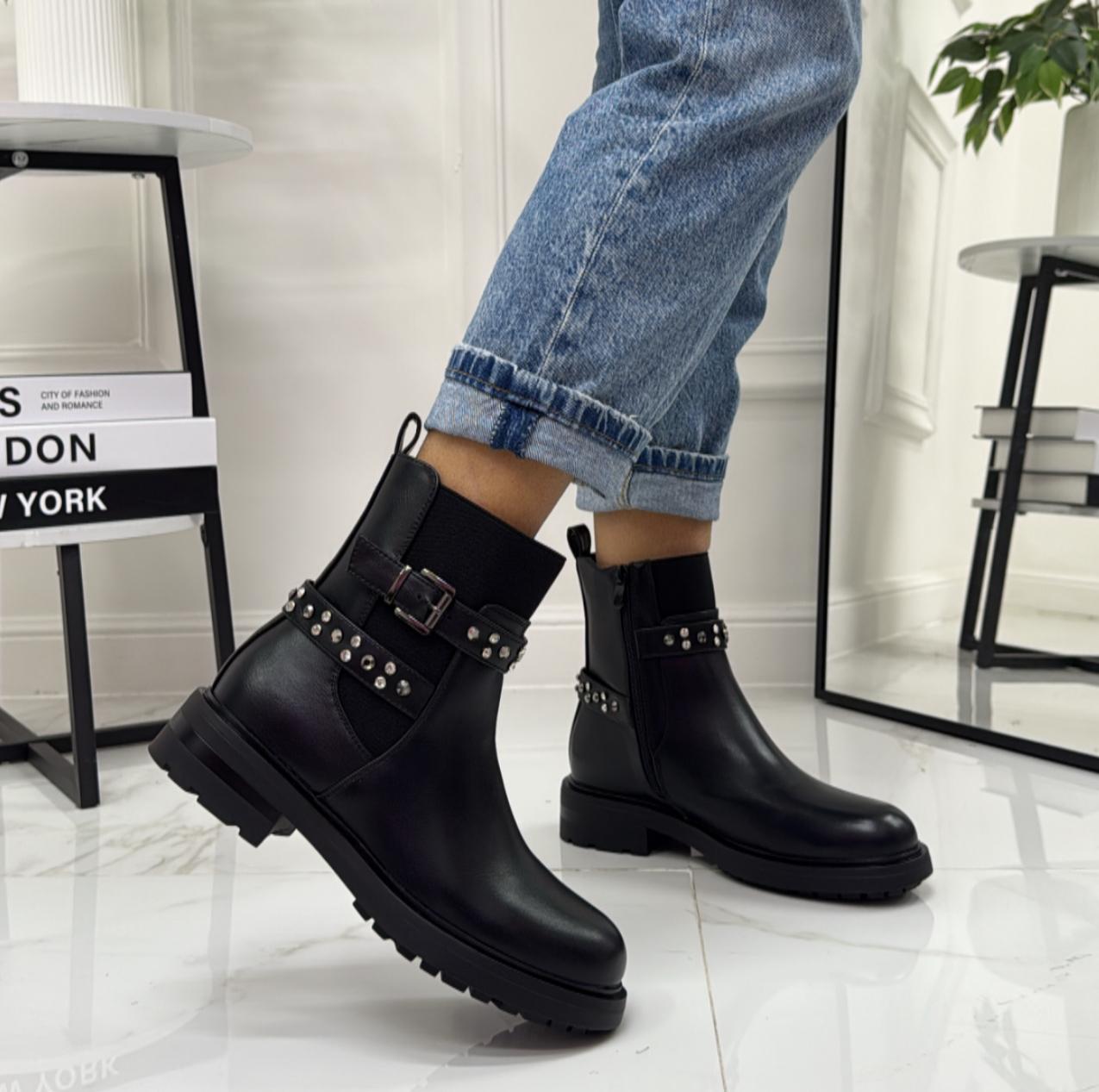 Saphira - Stivaletto Anfibio Donna Scarpa Basso Casual Fibbia Nero