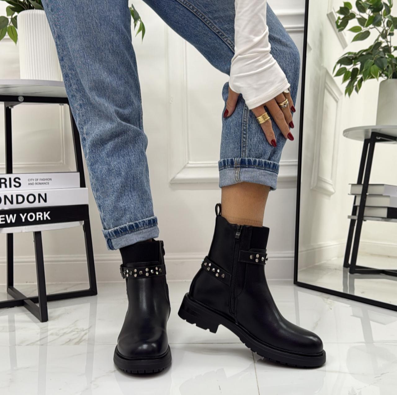 Saphira - Stivaletto Anfibio Donna Scarpa Basso Casual Fibbia Nero