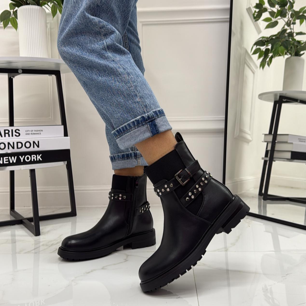 Saphira - Stivaletto Anfibio Donna Scarpa Basso Casual Fibbia Nero