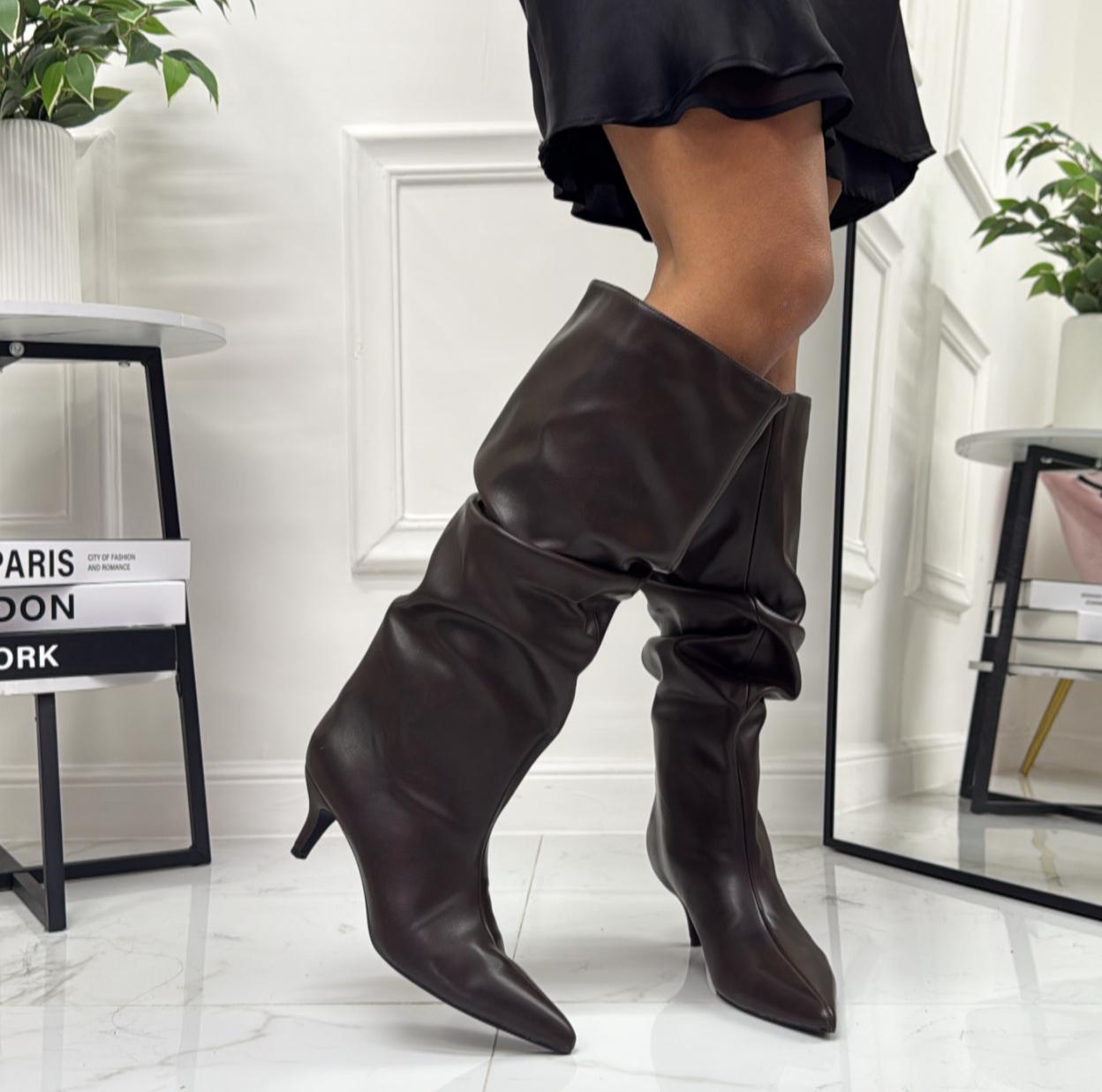 Silvia - Stivale Donna Alto Tacco Punta Casual Elegante Marrone