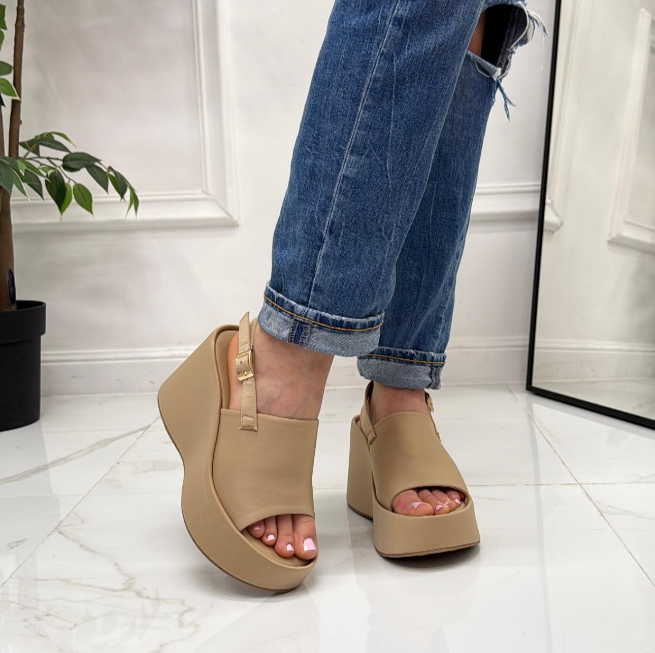 Ketty - Sandalo Zeppa Donna Punta Tallone Scoperto Cinturino Beige