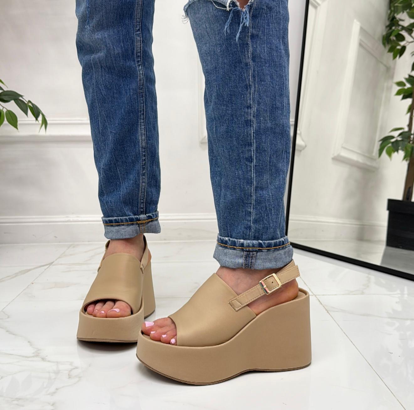 Ketty - Sandalo Zeppa Donna Punta Tallone Scoperto Cinturino Beige